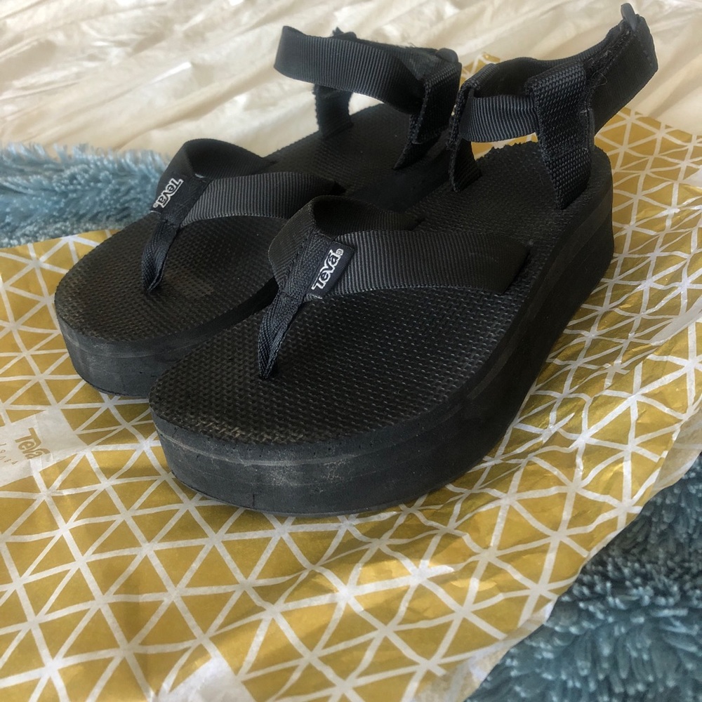 Black Teva platforms size 6